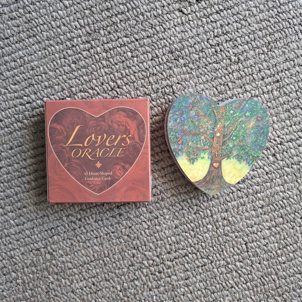 Lovers Oracle A 45-Heart Shaped Cards